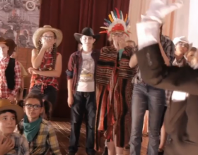 Обзорный ролик спектакля «Дикий Запад» — 2-х летних сборов